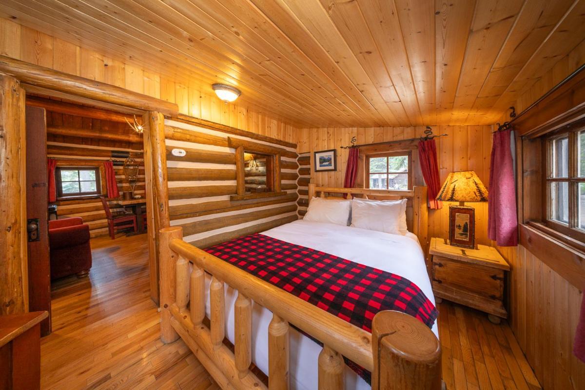 Storm Mountain Lodge & Cabins Castle Junction Exterior foto