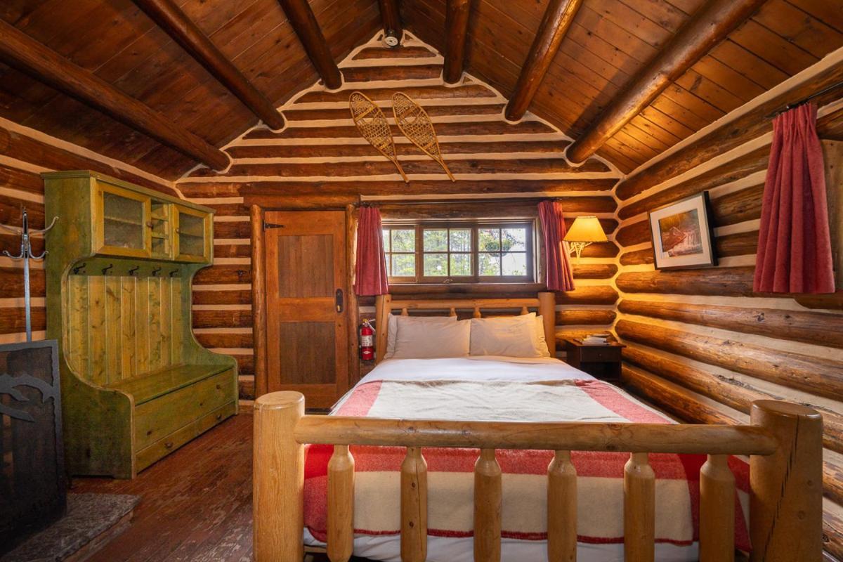 Storm Mountain Lodge & Cabins Castle Junction Exterior foto