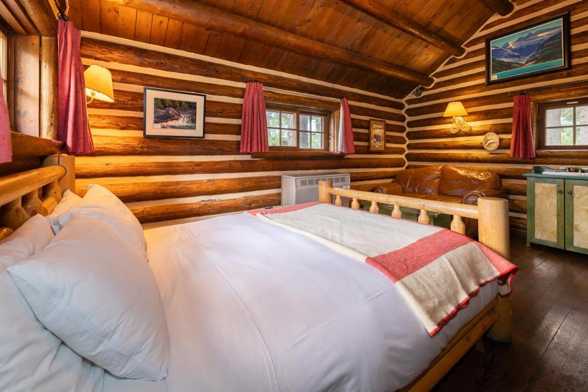 Storm Mountain Lodge & Cabins Castle Junction Exterior foto